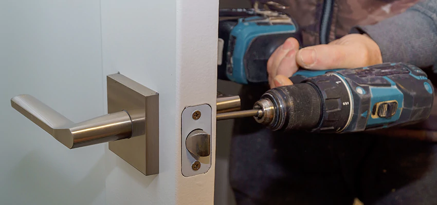 Broken Door Handle Lock Repair in Boca Raton, Florida